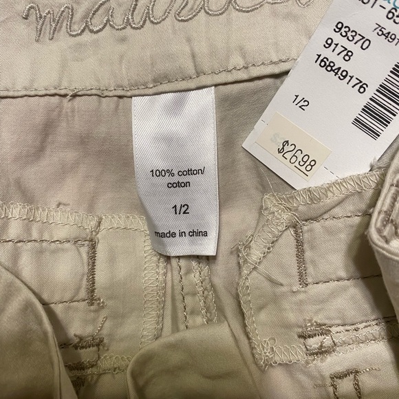 Khaki shorts - Picture 2 of 3